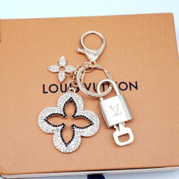 Authentic Louis Vuitton Gold Lock & Box w/ Unbranded Clover Bagcharm 122925 - Picture 5 of 11